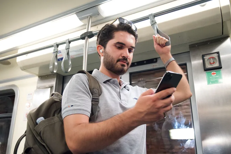 Your Whole Bookshelf, Tucked in Your Back Pocket: Why Americans Are Going All-In on Digital Reading