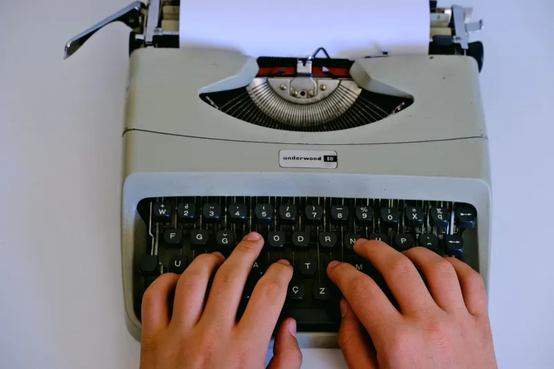 Breaking News, Book Format: How E-Book Platforms Are Beating Traditional Publishers to the Story